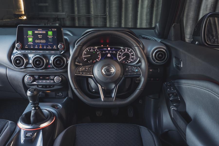 Торпедо Nissan Juke 2019 года  (UK) (фото 18 из 40)